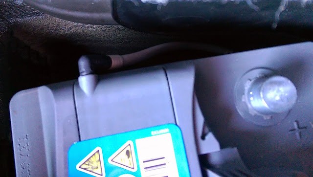 BMW E46 330d battery vent tube connected