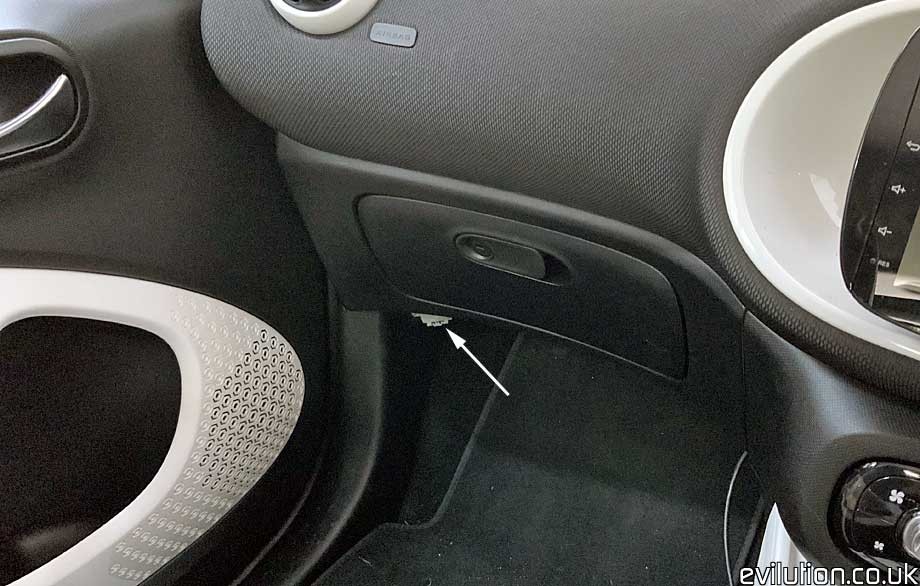 Smart Car Diagnostic Plug Location