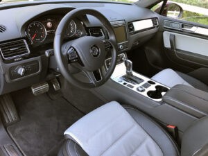 Interior view of the 2017 VW Touareg
