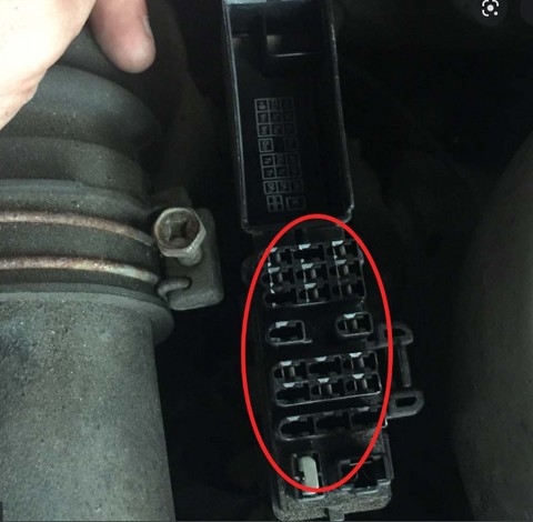 Toyota 22 pin OBD port